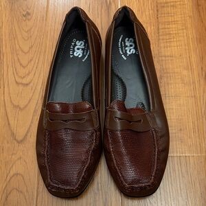 Tripad SAS Women's Rich Brown Leather Comfort Bed Loafers, size 9W